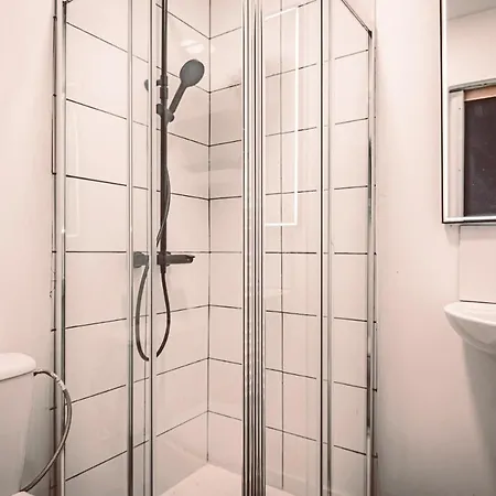 Appartement La - Paisible Et à Deux Pas De La Gare Reims