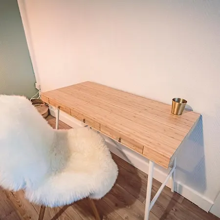 La - Paisible Et A Deux Pas De La Gare Apartamento *