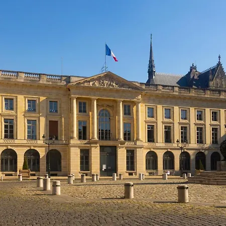 La - Paisible Et à Deux Pas De La Gare Reims